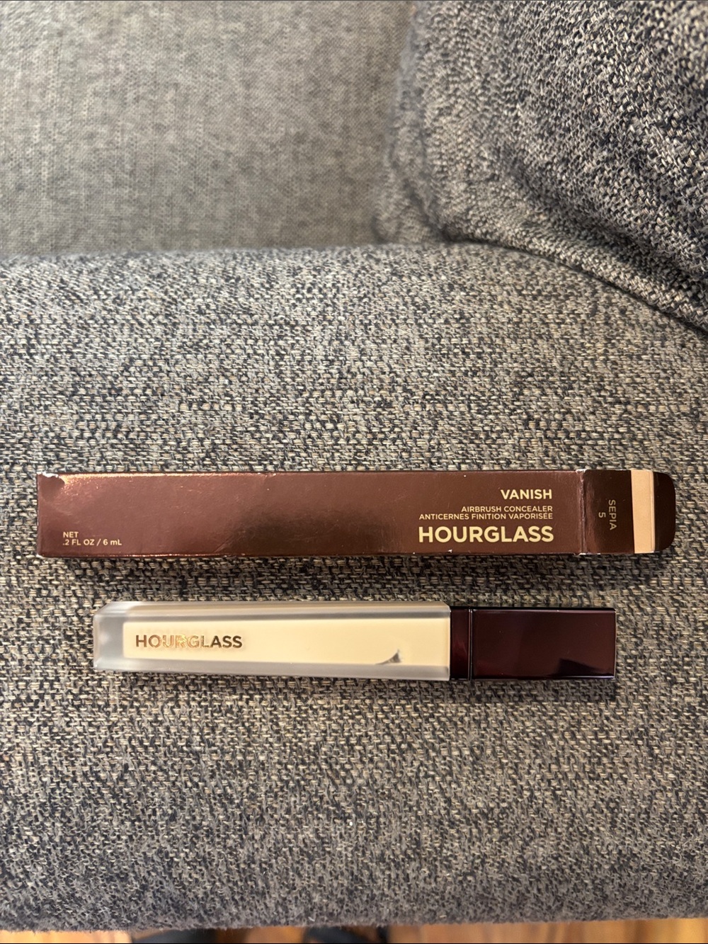 Hourglass Vanish Airbrush Concealer - SEPIA